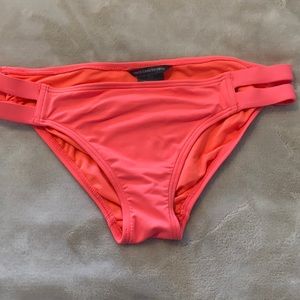 Women’s bikini swim bottoms. Coral color sz M